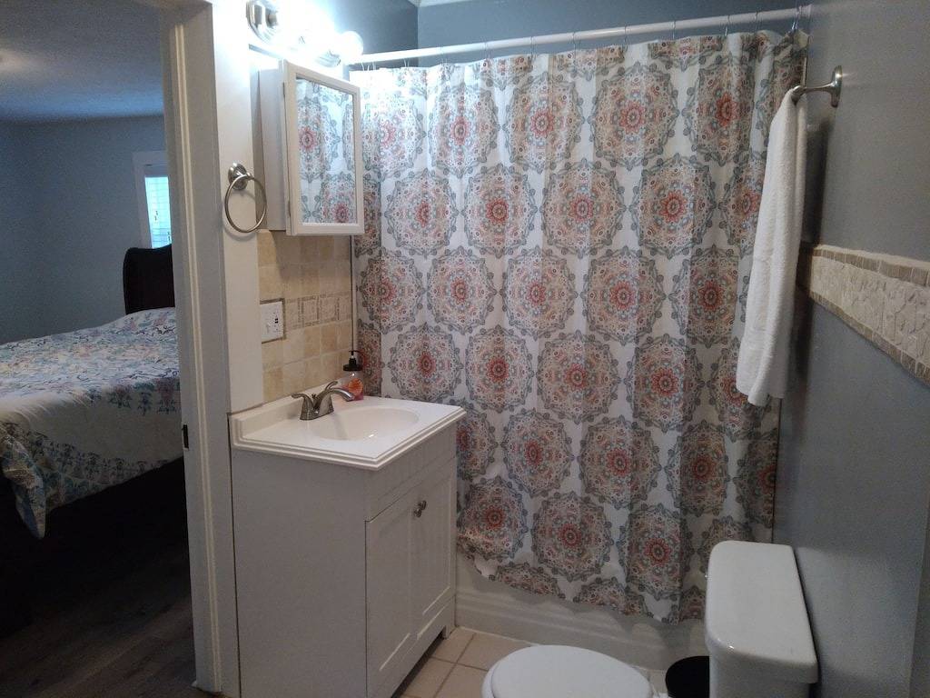 House sleeps 6. Just 5 minutes Patoka Lake boat ramp. Anglers Welcome! in Orange County (IN)