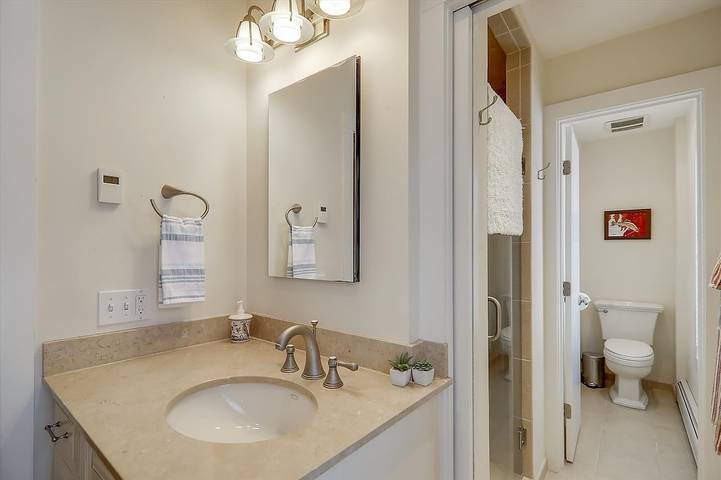 Vacation home for 8 people, with pool and terrace, with pets in Vermont