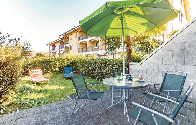 Ganze Ferienwohnung, Airbnb am See mit Pool & WiFi in Spiagga Le Fontanelle, Germignaga