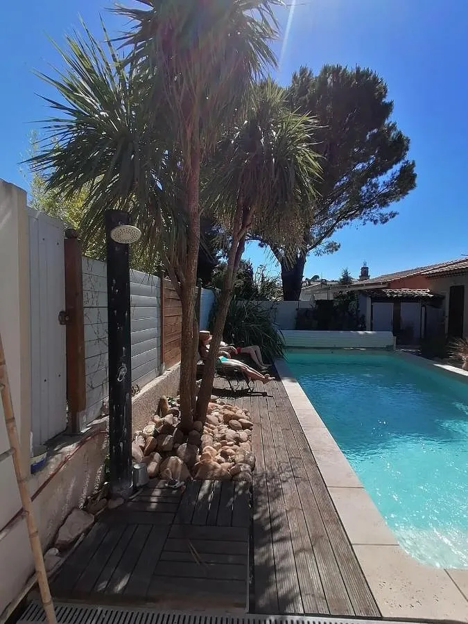 Casa de vacaciones para 6 personas, con terraza y vistas además de piscina y jardín - 1