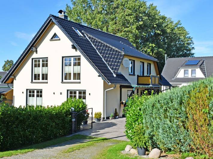 Ferienwohnung für 3 Personen, mit Balkon und Ausblick in Zirkow