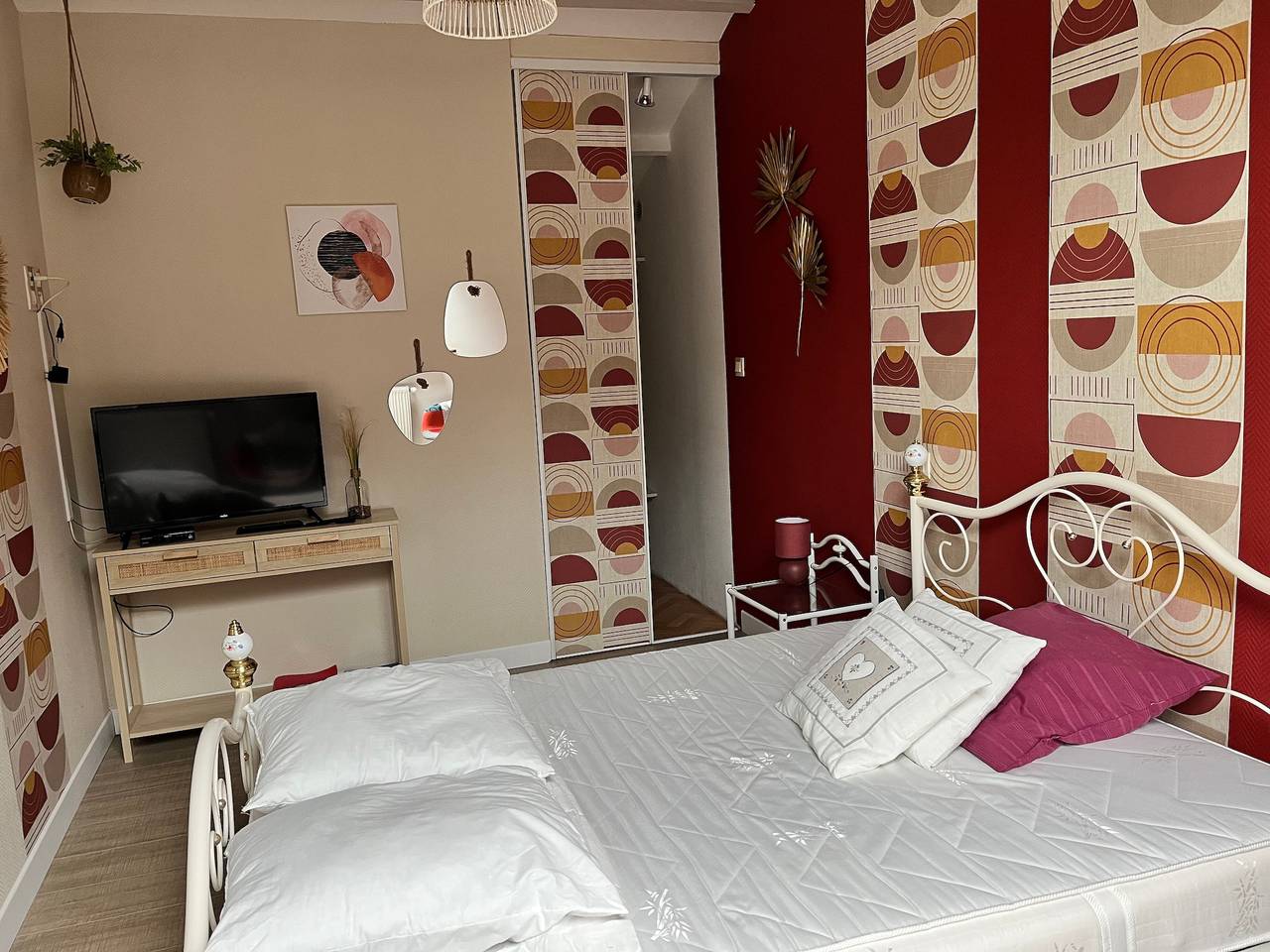 Cabaña «El Nido de Tristán e Isolda» con terraza privada, jardín privado y Wi-Fi in Plumelin, Pontivy region