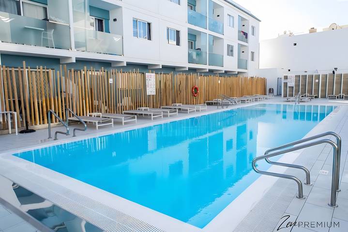 Hel lägenhet, Vacation Apartment 'Bristol Beach 40b Zen Premium By' with Wi-Fi in Puerto de Corralejo, La Oliva