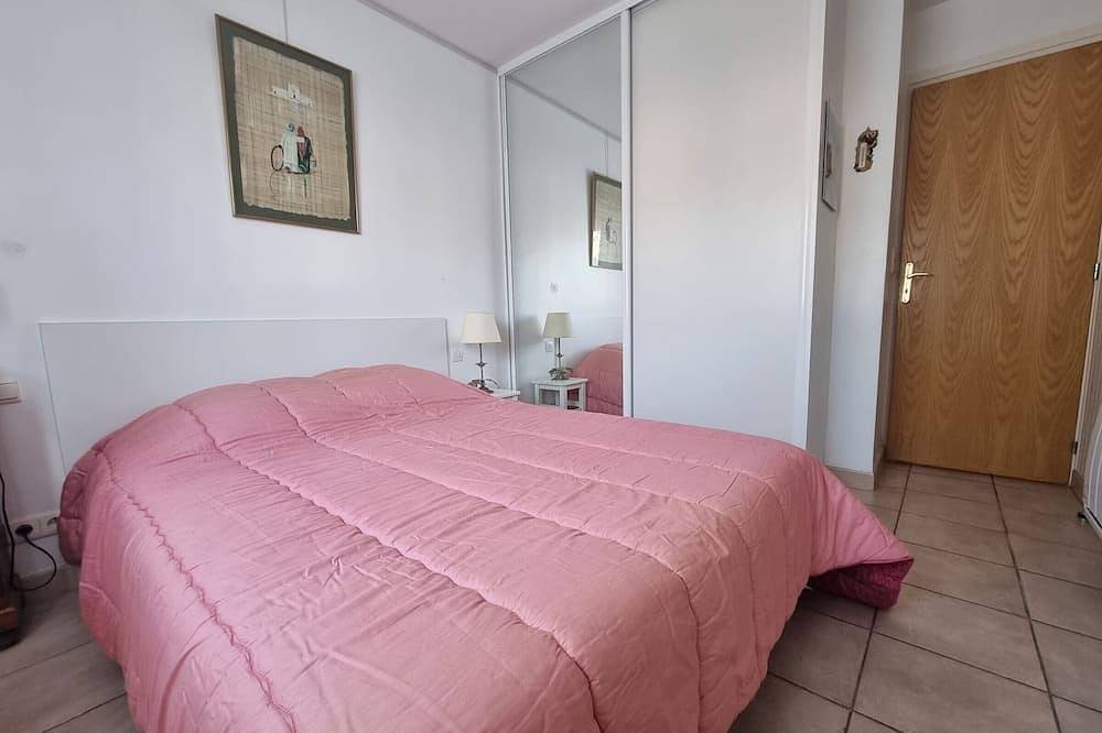 Ganze Wohnung, Ruhige T3-Wohnung mit Terrasse und ausgestatteter Küche, 300m vom Strand in Collioure in La Côte Vermeille, Collioure