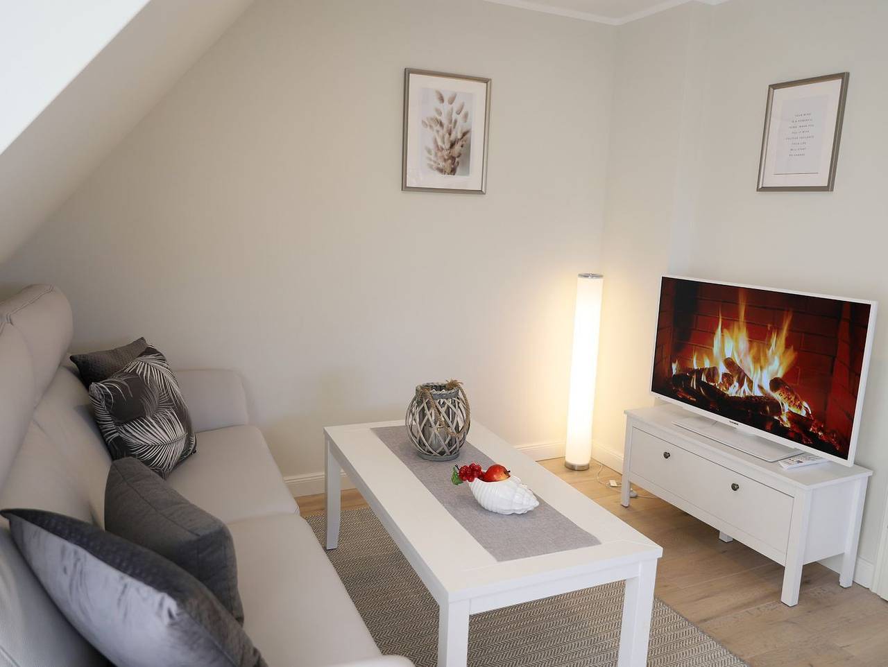 Ganze Wohnung, Hochwertige Obergeschosswohnung in Westerland mit Süd-Balkon in Westerland, Sylt (Gemeinde)