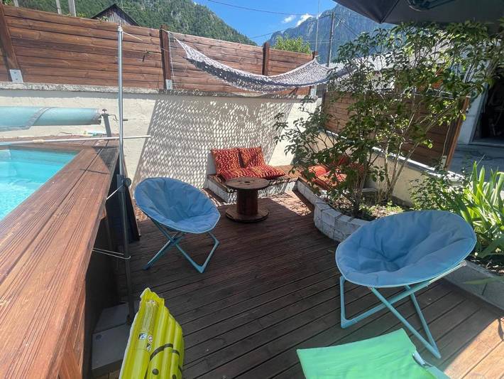 Location de vacances pour 4 personnes, avec terrasse et vue ainsi que jardin et piscine, animaux acceptés à Vacheresse - 2