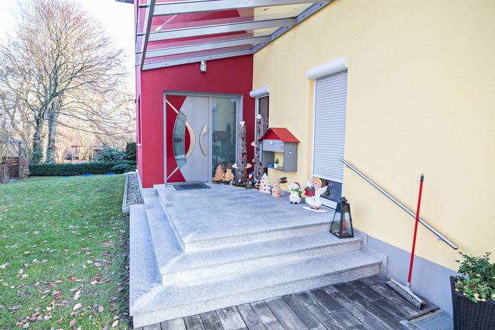Hel lejlighed, Studio Apartment in “Haus Ruther” near Thermal Bath with Wi-Fi, Terrace & Garden in Bad Saulgau, Region Bodensee-Oberschwaben