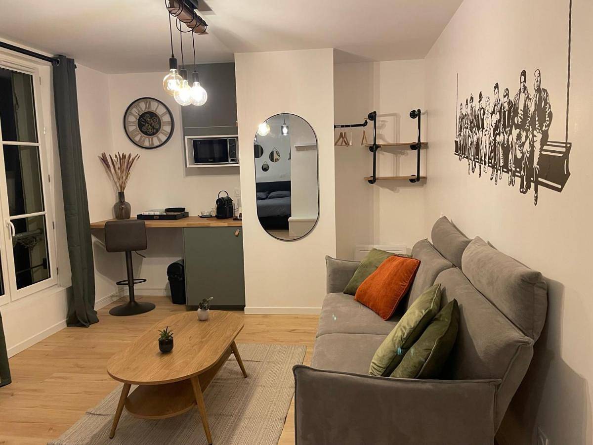 Appartement entier, One-Bedroom Apartment in Provins, Seine-et-Marne