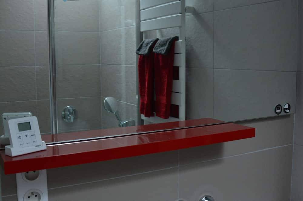 Le charme d'une dépendance au coeur d'un jardin à proximité du centre historique in Le Mans, Sarthe