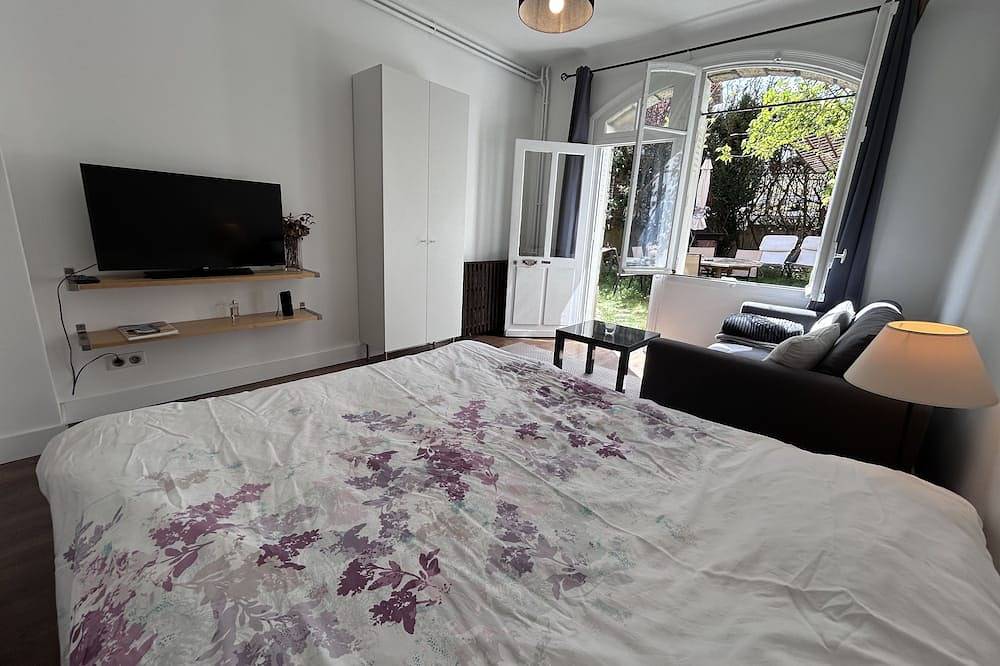 Appartement entier, Superbe Studio dans villa avec entrée indépendante in Clamart, Hauts-de-Seine