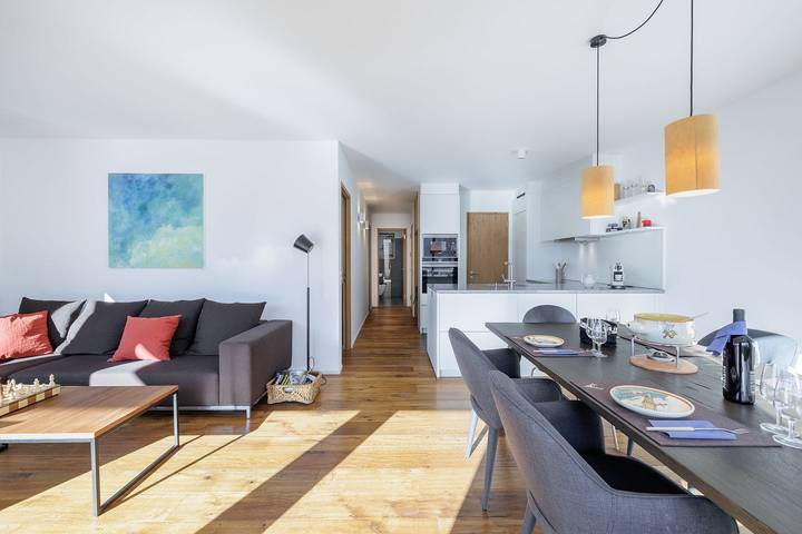Appartement entier, Appartement de vacances pour 5 personnes avec terrasse in Sent, Lower Engadine
