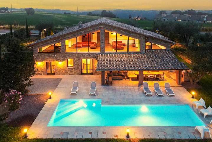 Villa für 20 Personen mit Terrasse in Parrano, Perugia Provinz