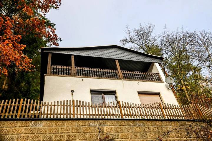Ferienhaus für 4 Personen, mit Balkon und Terrasse sowie Ausblick in Unterweißbach