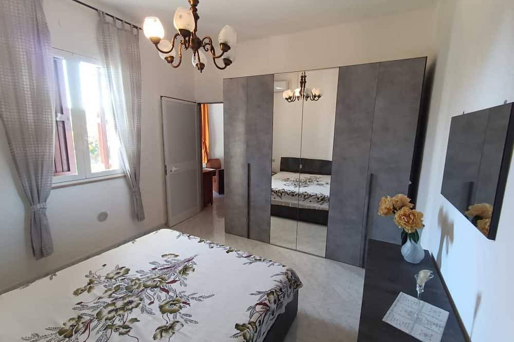 Villa Specchiarica, Via Fano con gazebo auto in Specchiarica, Manduria