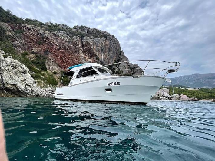 Boot für 2 Personen, mit Terrasse und Ausblick in Montenegro