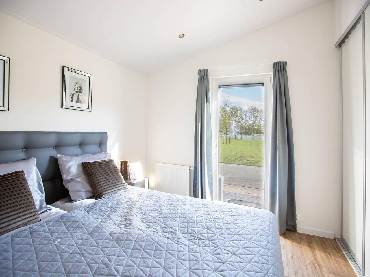 Beautiful chalet with airco, in a holiday park in Veldhoven, North Brabant