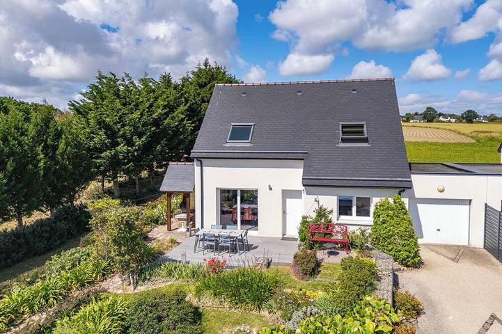 Location de vacances pour 6 personnes, avec jardin et terrasse dans Plage de Pen-Guen