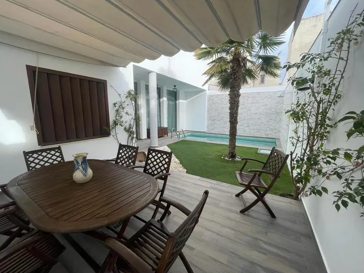 Villa pour 10 personnes, avec piscine et jardin - 1