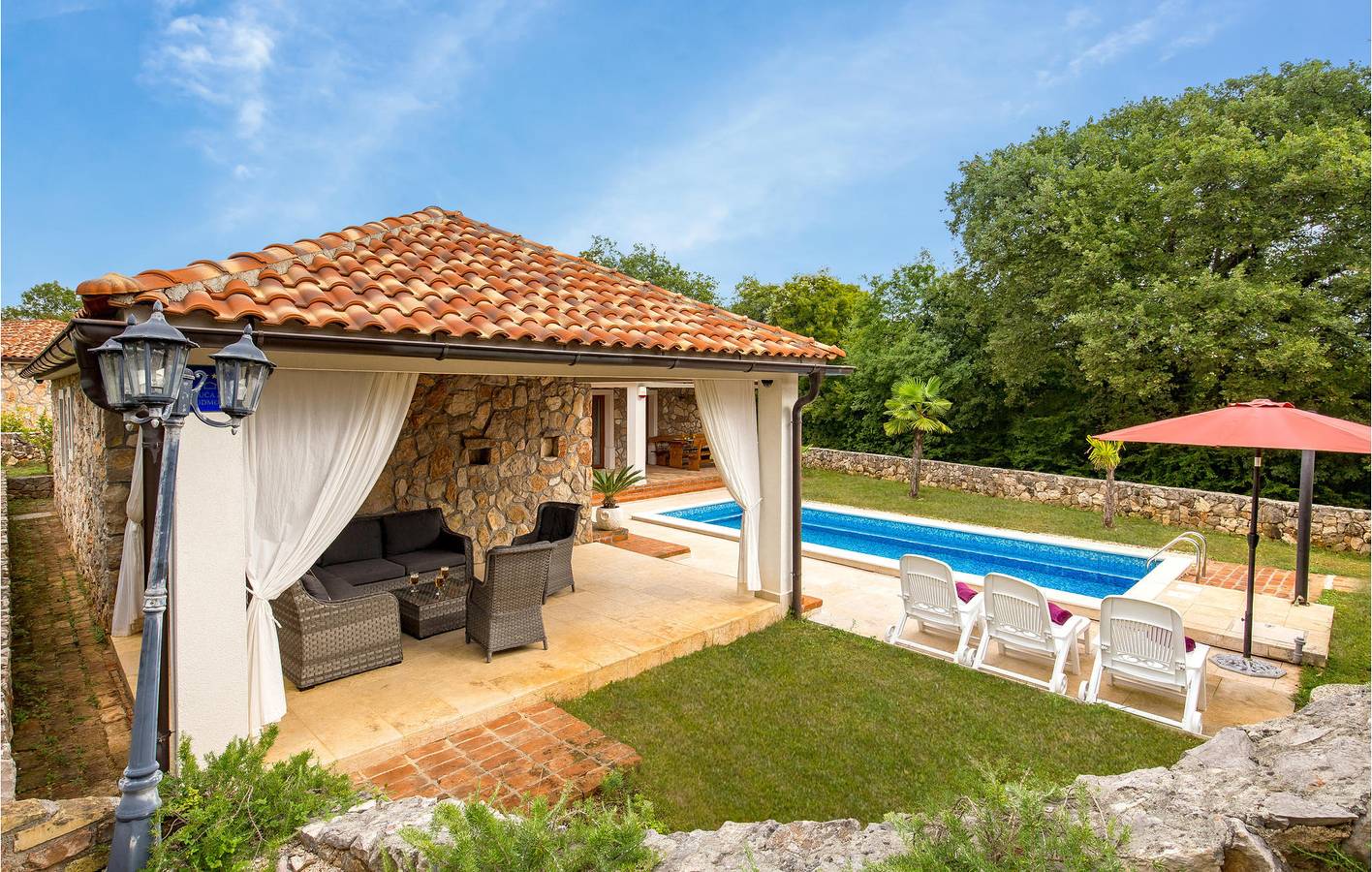Spacieux appartement 1 chambre avec terrasse près de Dobrinj, Wi-Fi et parking in Gostinjac, Krk