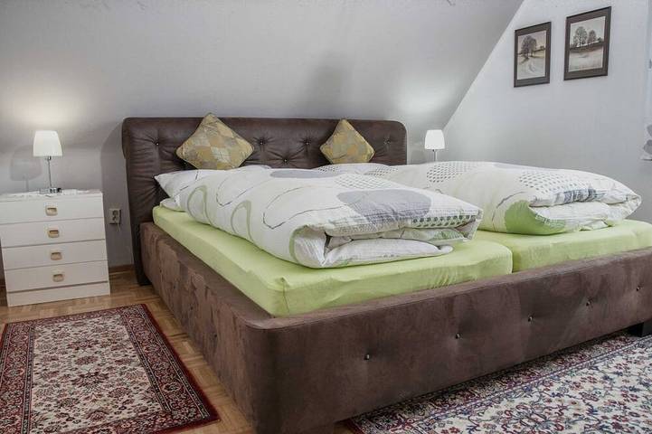 Ferienwohnung für 3 Personen, mit Balkon und Garten