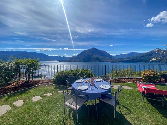 Ferienwohnung für 4 Personen, mit Pool und Ausblick sowie Garten und Seeblick - 1
