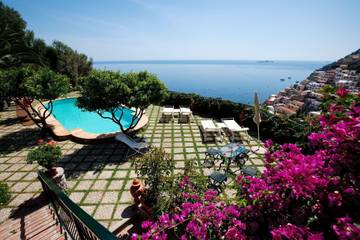 Villa für 16 Personen, mit Whirlpool und Garten sowie Terrasse in Positano