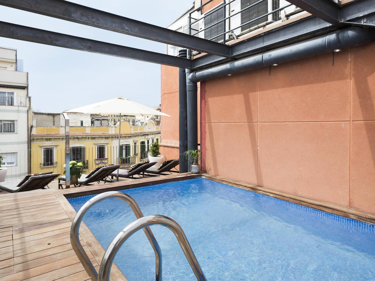 Entire vacation apartment, My Space Barcelona Rooftop Pool Apartment in Barcelona Center for 8 in Barcelona Centre, Barcelona