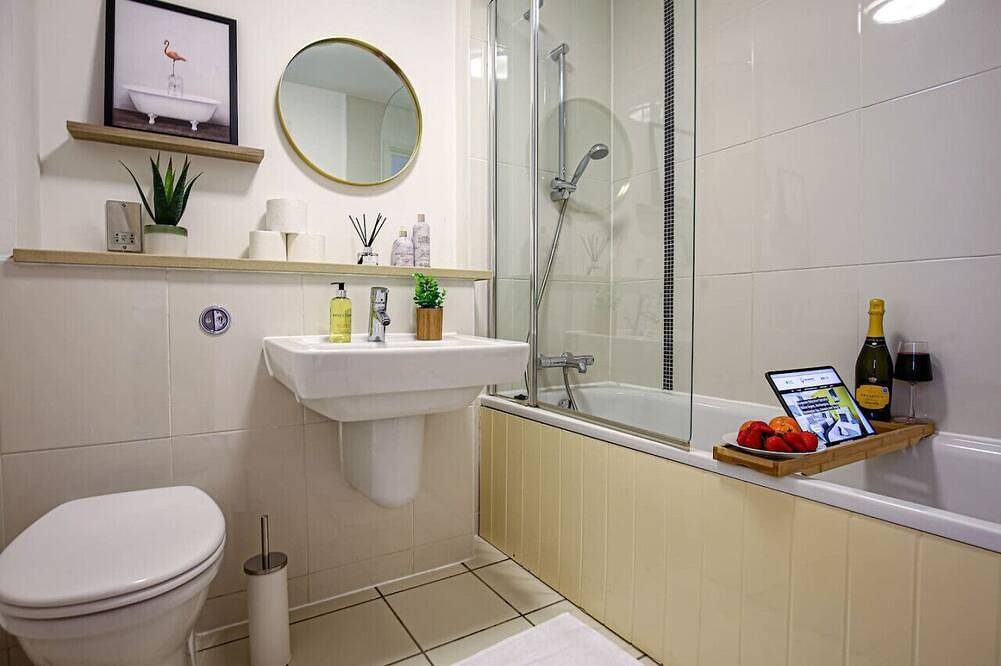 Ganze Wohnung, Stylish Apartment @ The Hub • Secure Parking • Sky Tv • Fast Wifi • Yoko Property in Milton Keynes, Südostengland