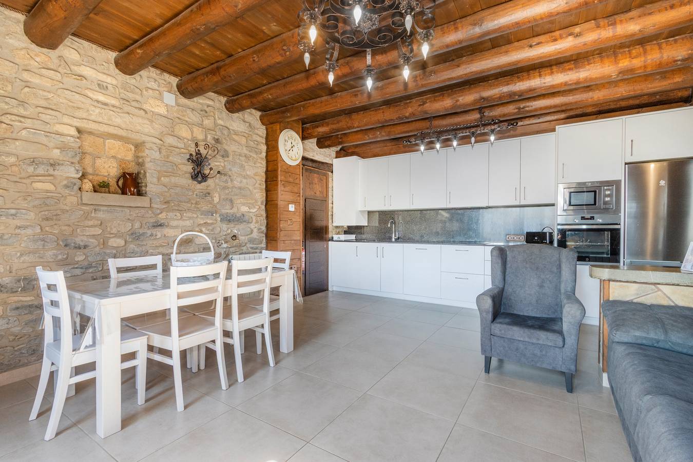 Apartamento 'Bachella' con vistas a la montaña, terraza privada y Wi-Fi in Fiscal, Pirineos