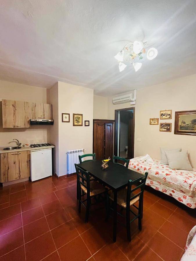 Location de vacances pour 6 personnes, avec vue ainsi que jardin et piscine, animaux acceptés à San Giuliano Terme - 4