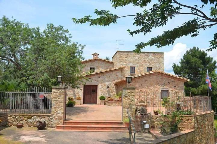 Casa de vacaciones para 10 personas, con terraza además de jacuzzi y jardín, Se admiten mascotas - 1