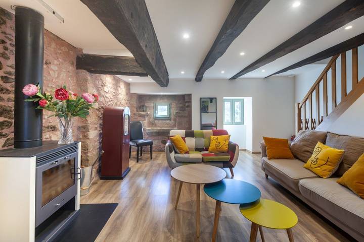 Gîte pour 7 personnes, avec terrasse et jardin