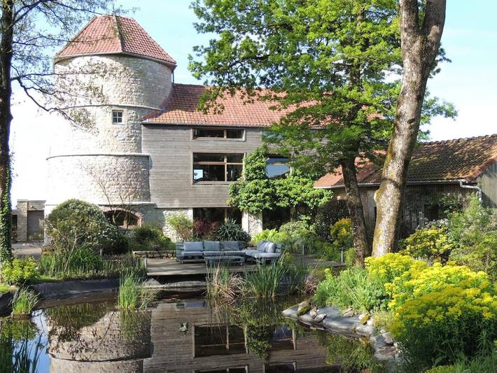 Location de vacances pour 10 personnes, avec Balcon et Terrasse ainsi que Jardin et Sauna à Rety