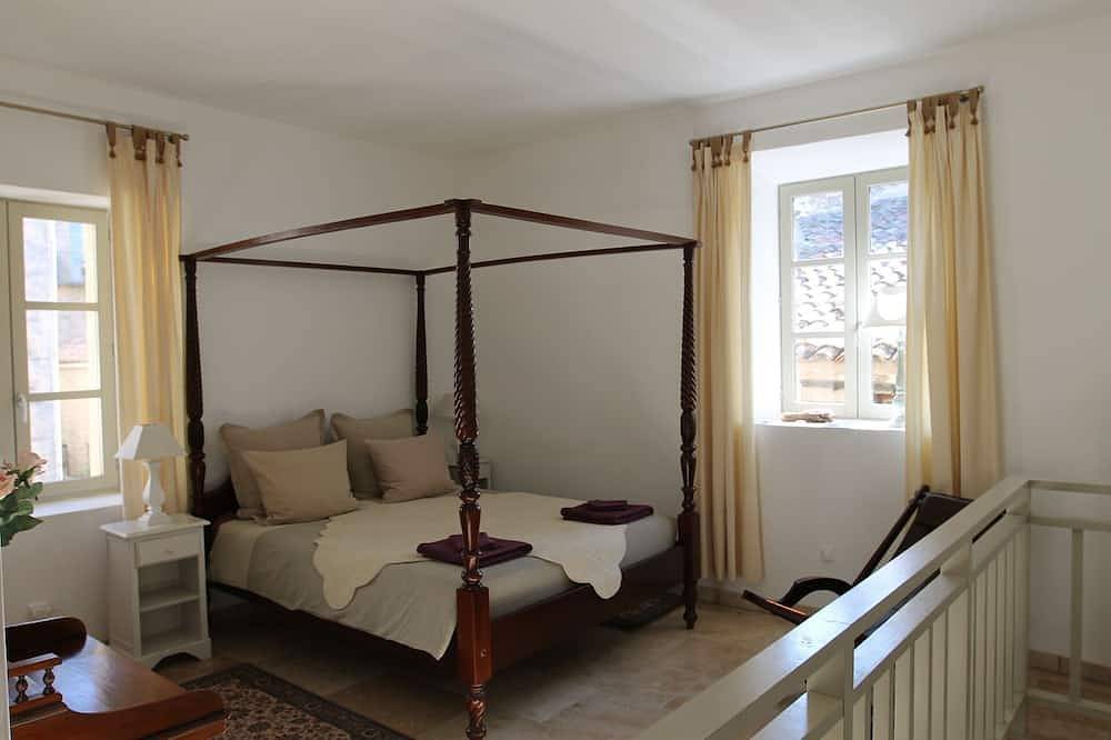 Appartement entier, Duplex de Charme / Wifi-Ac-Terrasse / Bonnieux Luberon in Bonnieux, Parc naturel régional du Luberon