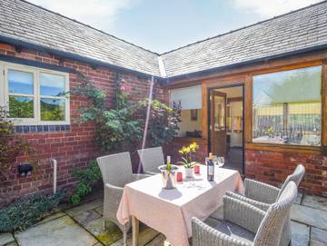 Glamping for 4 People in Shropshire, West Midlands, Photo 1