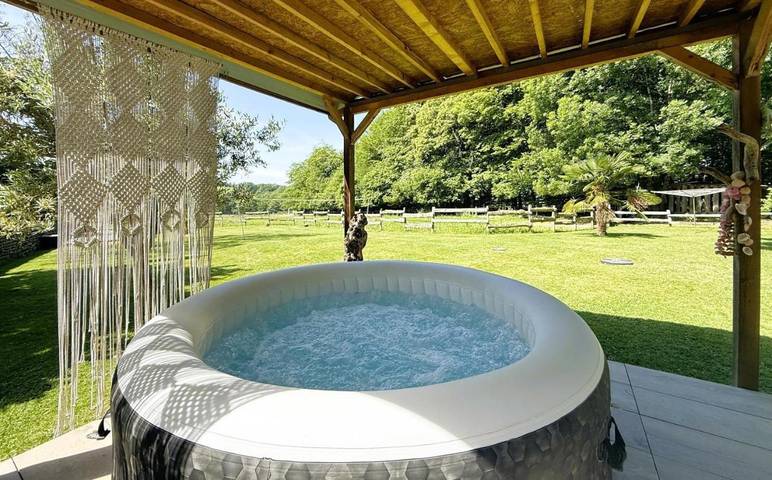 Location de vacances pour 6 personnes, avec jardin à Ledeuix - 2
