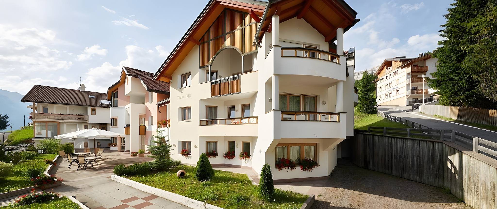 Appartamento intero, Appartamento '7 Residence Ciasa Ulli Typ A' con vista montagna, terrazza e Wi-Fi in San Cassiano, Badia