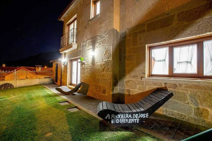 Cottage for 10 people, with garden and hot tub - 1