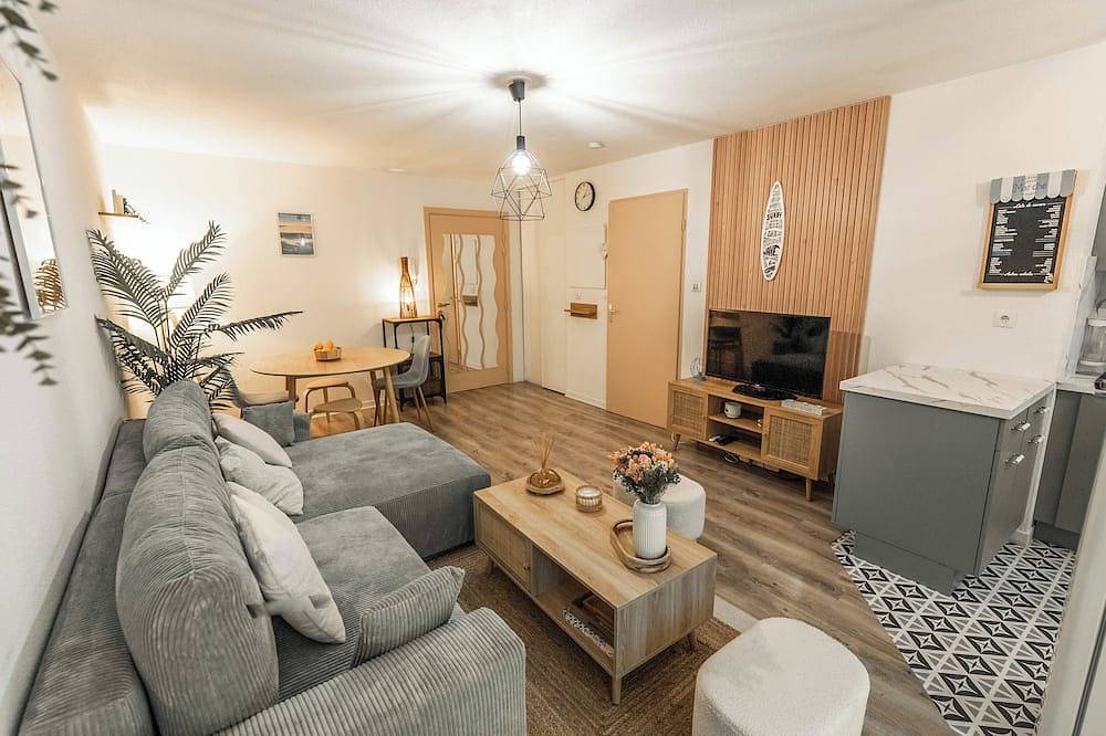 Entire apartment, Cosy apartment with terrace near Bordeaux in Mérignac, Bordeaux region