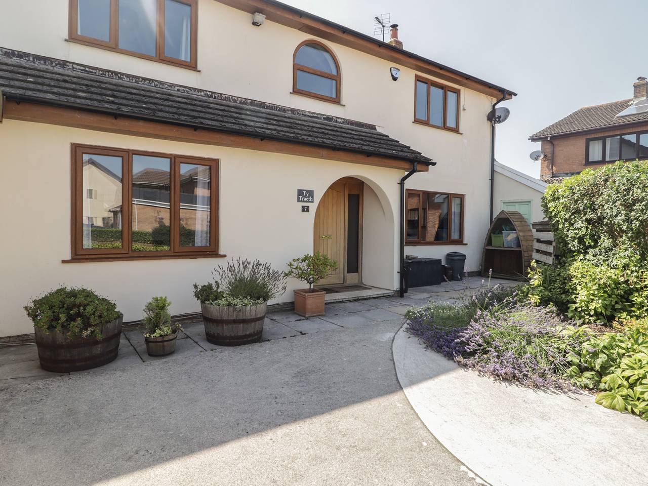 Ty Traeth in Porthcawl, Bridgend region