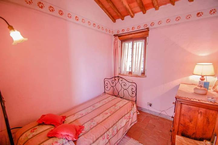 House with private pool and stunning panoramic views 20km from Pisa, Lucca, sea in Buti, Pisa e dintorni