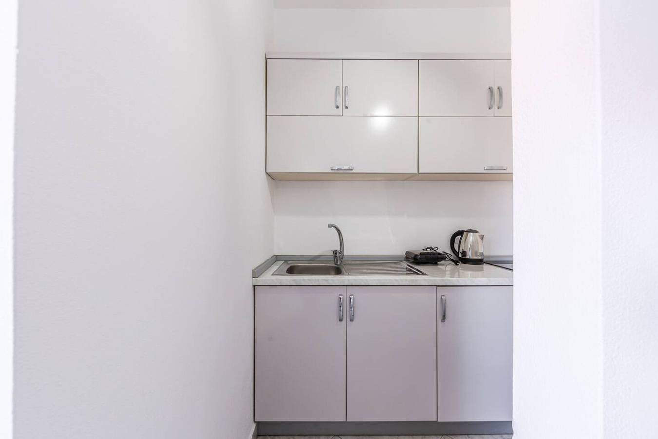 Geheel appartement, Vakantieappartement voor 2 personen met balkon in Golem (legende), Albanië