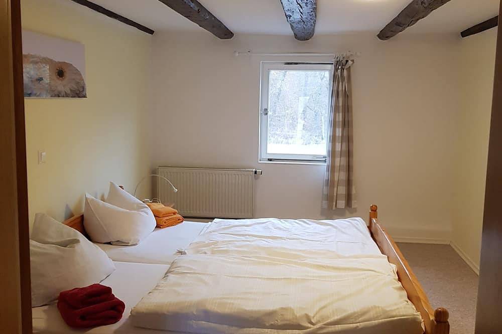 Ganze Wohnung, Willkommen in unserer Ferienwohnung \"Weinparadies\" in Iphofen, Fränkisches Weinland