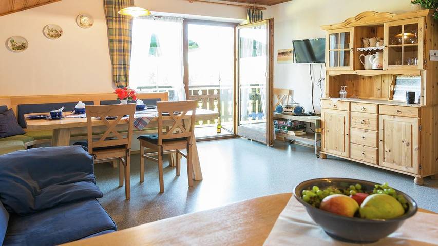 Bauernhof für 5 Personen, mit Seeblick und Terrasse sowie Garten - 1