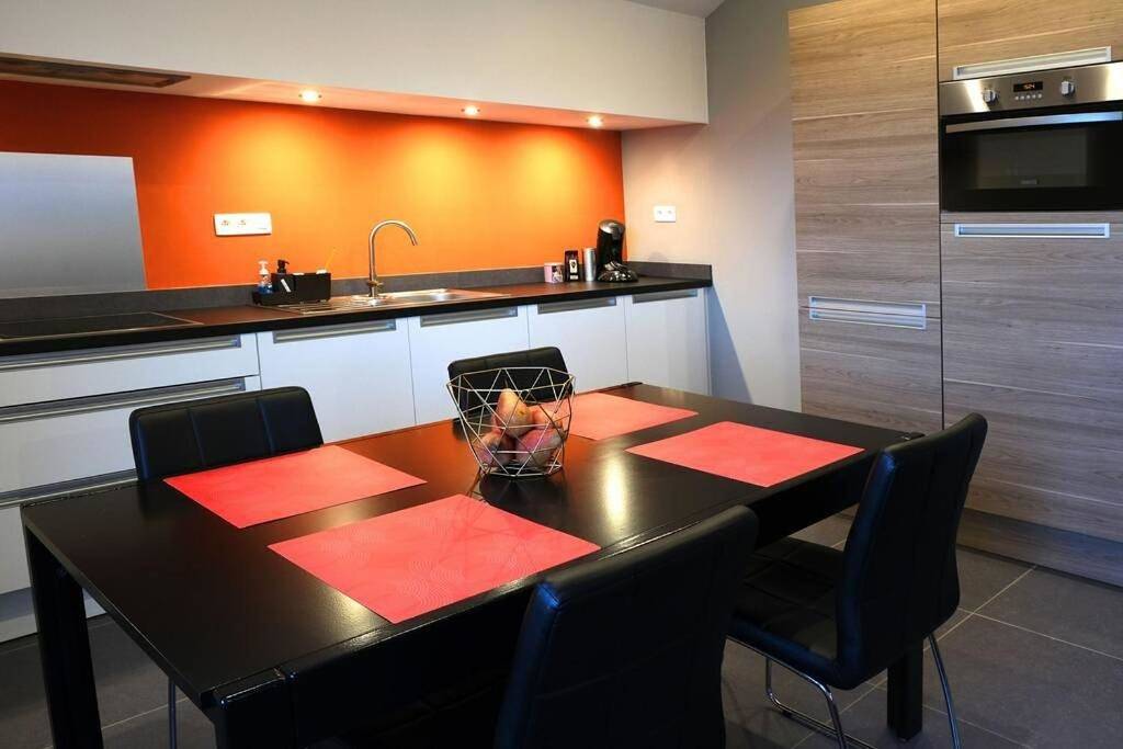 Appartement entier, Two-Bedroom Apartment in Gingelom, Région de Hasselt