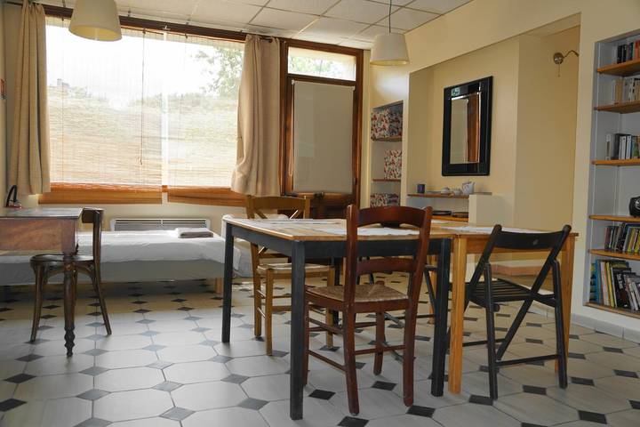 Gîte pour 2 personnes, avec terrasse à Saint-Jean-les-Deux-Jumeaux - 4