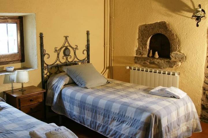 Casas Rurales La Salada pour 4 personnes in Lladurs, Comarques centrales