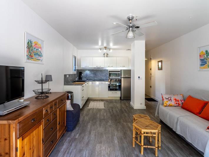 Gîte pour 4 personnes, avec terrasse et jardin dans Plage de l'Anglade - 3