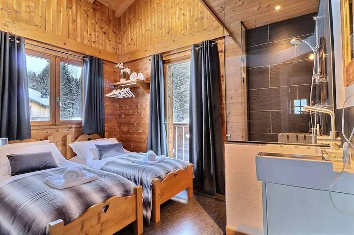 Gîte pour 8 personnes, avec balcon et jardin dans Lac de Montriond - 3