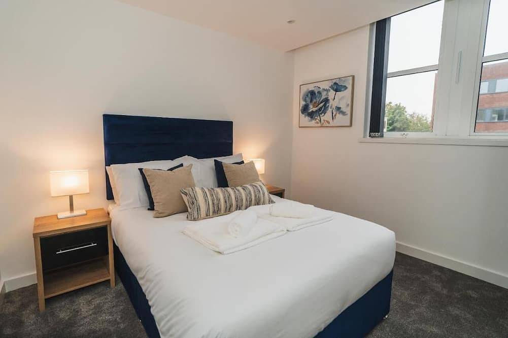 Ganze Wohnung, Apartment-Eigenes Badezimmer in Wakefield, Westliches Yorkshire